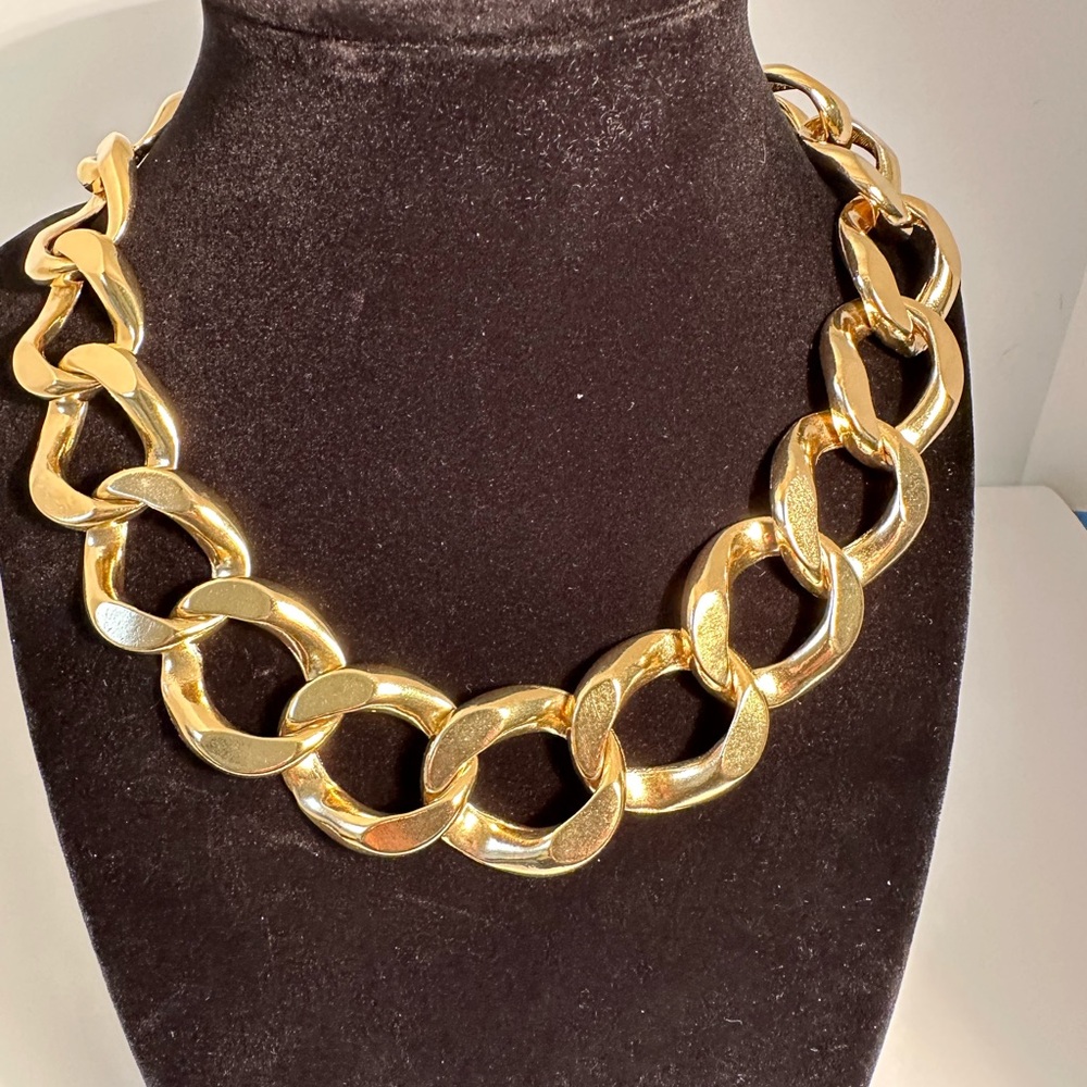 Elegant Gold Chain Necklace